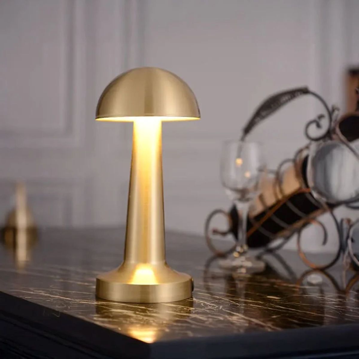 Vadi Home  Gold Dokunmatik Şarjlı 3 Kademeli Işıklı Gece Lambası USB Girişli Metal Mantar Masa Lambası